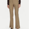 2NDDAY Текстилни панталони Sandras 2252161151 Бежов Slim Fit за Жени цена