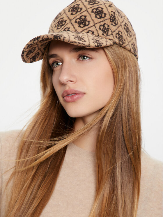 Шапка с козирка Guess за Жени цена