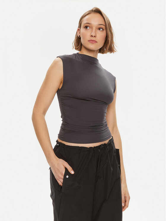 топ Gina Tricot за Жени цена