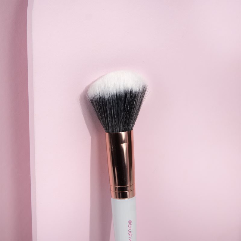 Brushworks Blush Brush White & Gold четка за руж 1 бр. на ниска цена