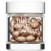 Clarins Milky Boost Capsules озаряващ фон дьо тен капсули цвят 06 30x0