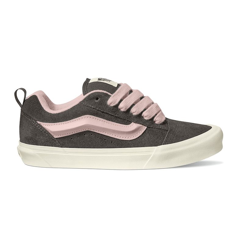 Велурени спортни обувки Vans