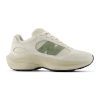Кожени спортни обувки с мрежести зони New Balance
