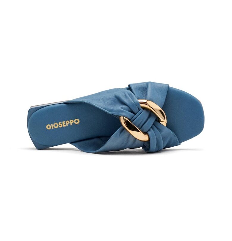 Кожени чехли с метал Gioseppo