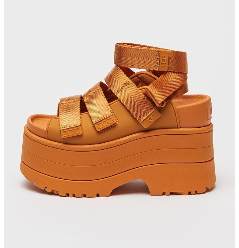 Сандали GoldenRise с платформа UGG