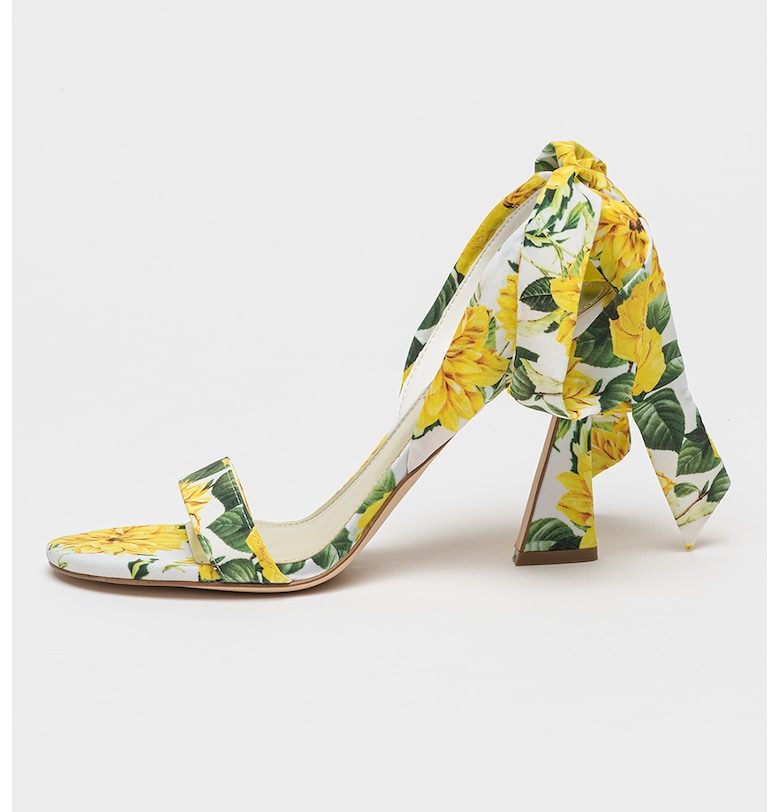 Сандали Kelsie с каишка на глезена NINE WEST