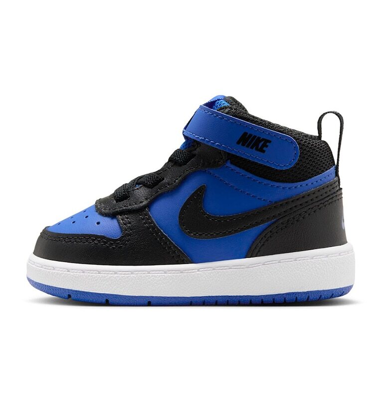 Спортни обувки Court Borough с кожа Nike