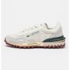 Спортни обувки Elite Active с велур Lacoste