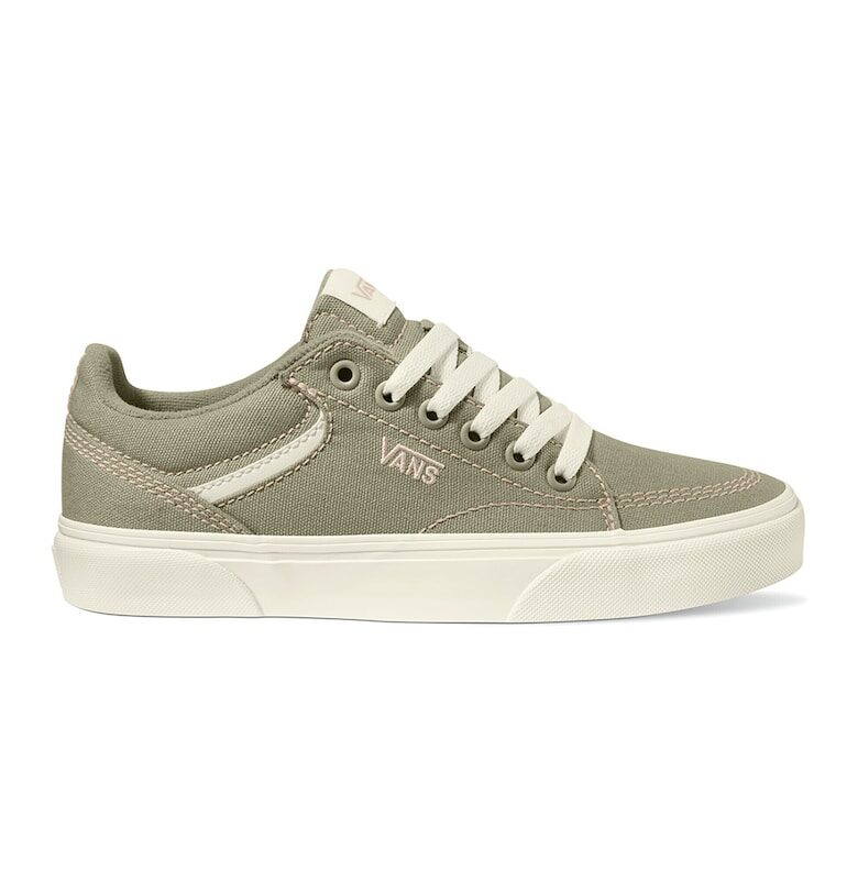 Спортни обувки с лого и връзки Vans