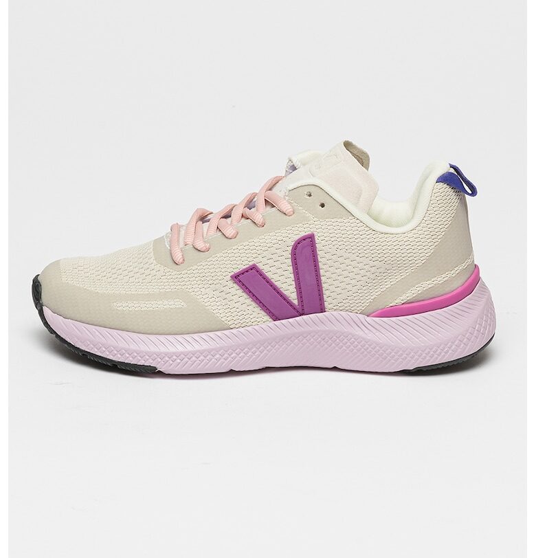 Спортни обувки с мрежести зони Veja