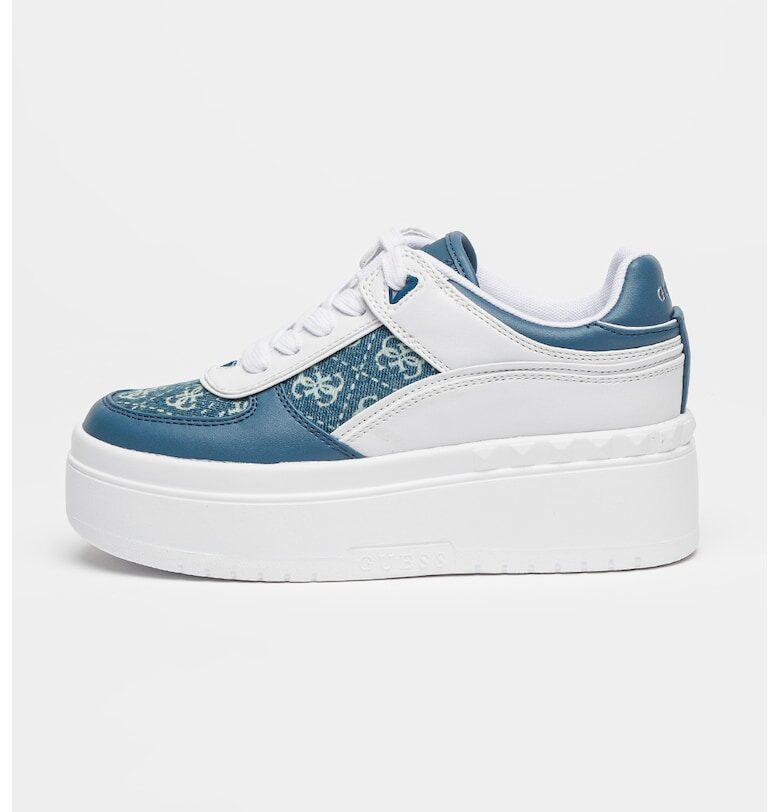 Спортни обувки с равна платформа и монограм GUESS