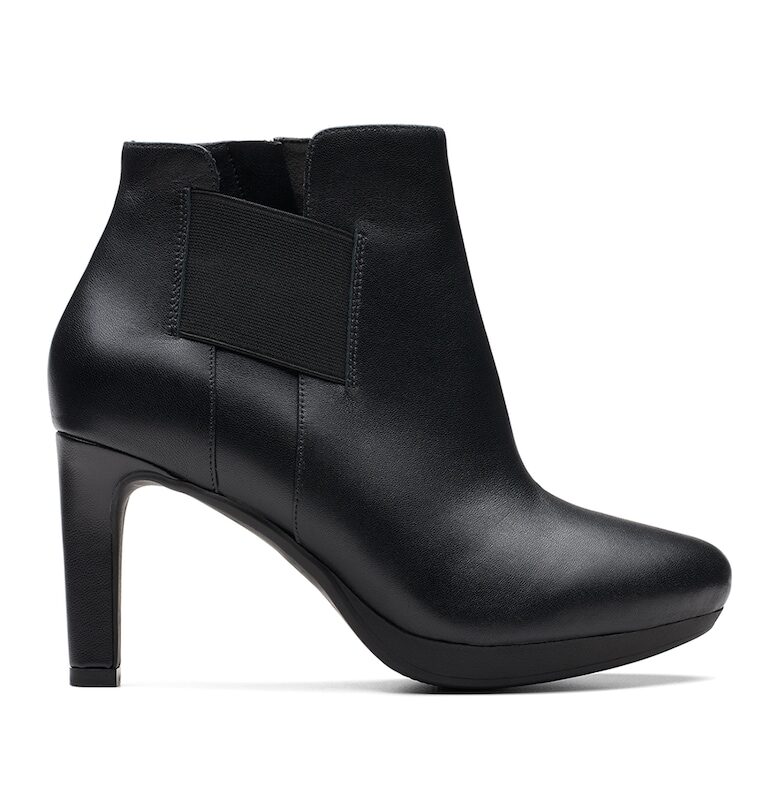 Кожени боти Ambyr с текстил Clarks