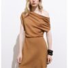 Къса разкроена рокля - Канелено кафяво - Mango