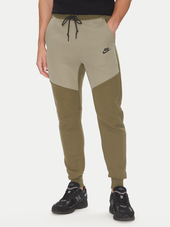 Nike Долнище анцуг Tech HV0959 Каки Regular Fit за Мъже цена