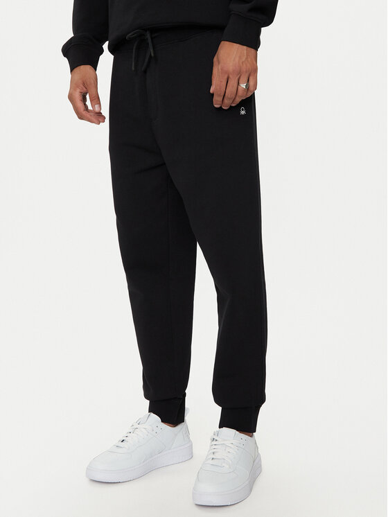 United Colors Of Benetton Долнище анцуг 342ZUF01B Черен Regular Fit за Мъже цена