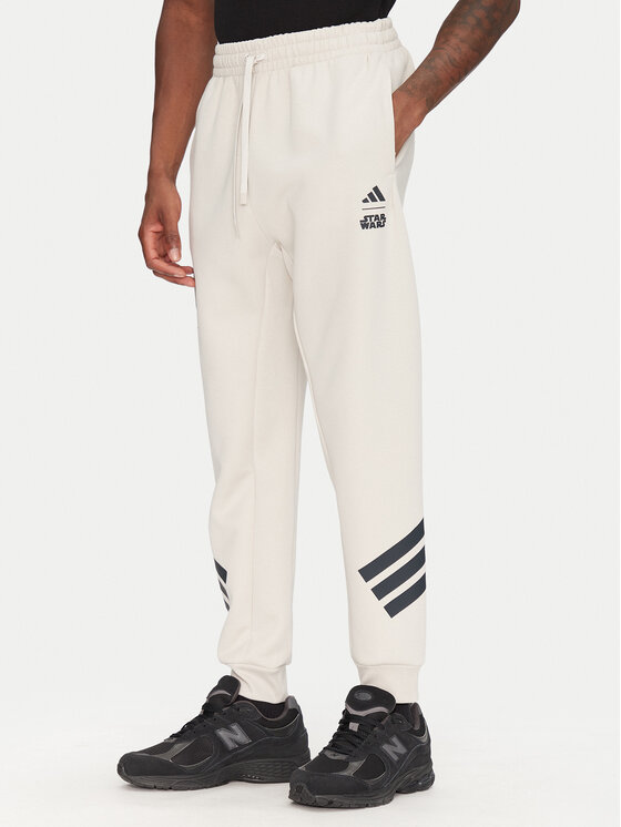 adidas Долнище анцуг Star Wars The Mandalorian™ JI5723 Бежов Regular Fit за Мъже цена