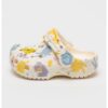 Класически крокс с каишка на петата и шарка Crocs