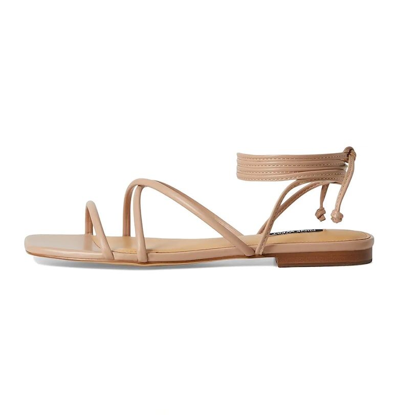 Равни сандали Mikila от еко кожа с квадратен връх NINE WEST