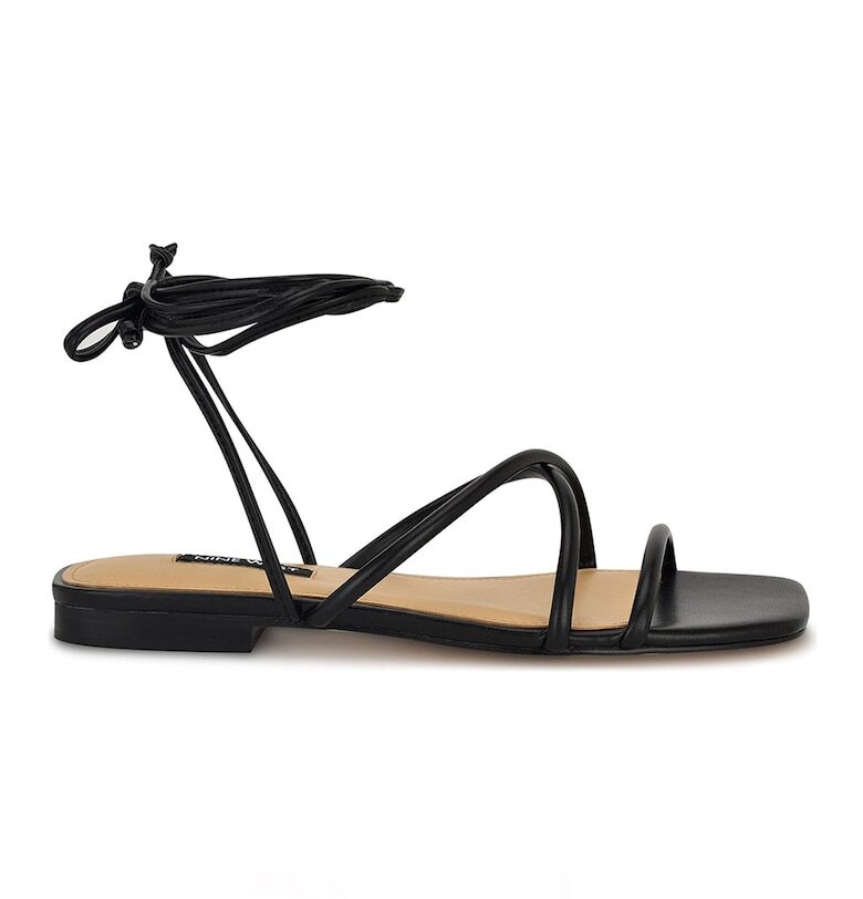Равни сандали Mikila от еко кожа с квадратен връх NINE WEST