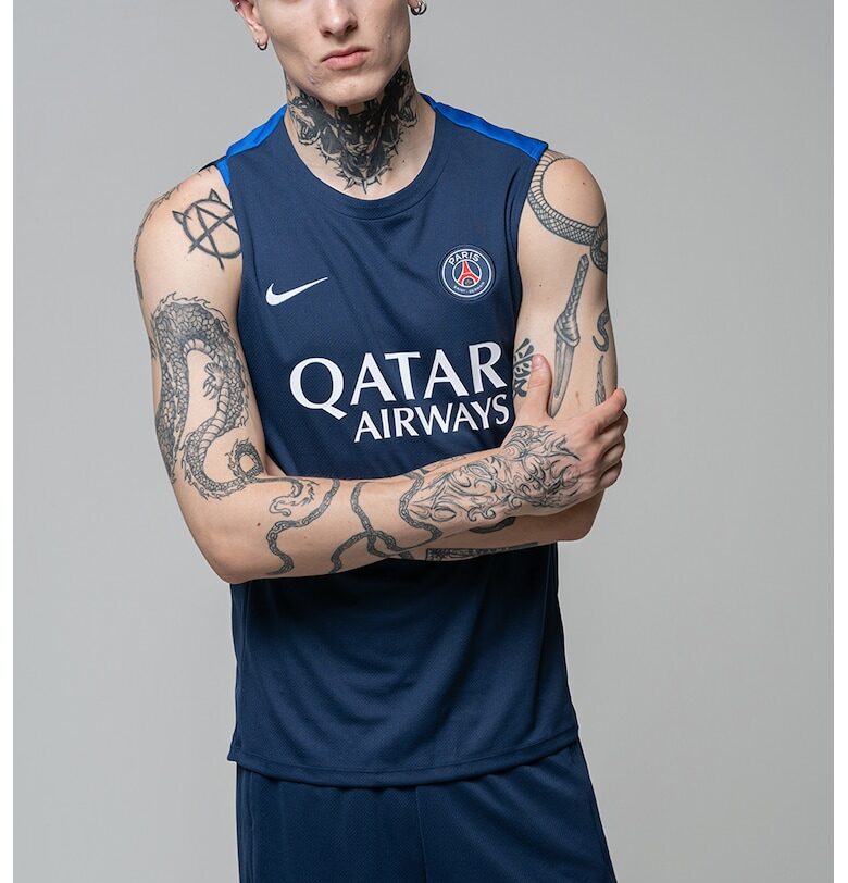Футболен с Dri Fit и лого Nike