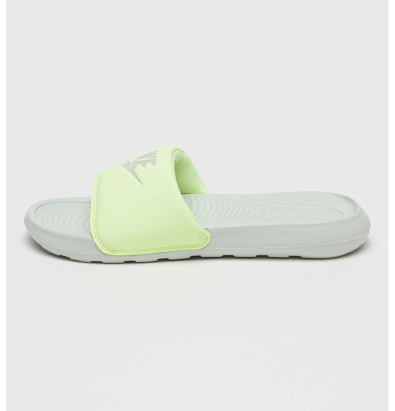 Чехли Victori One с лого Nike