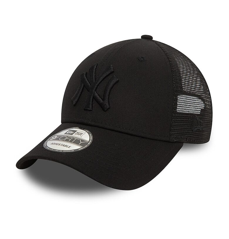 Шапка с бродиран монограм New Era