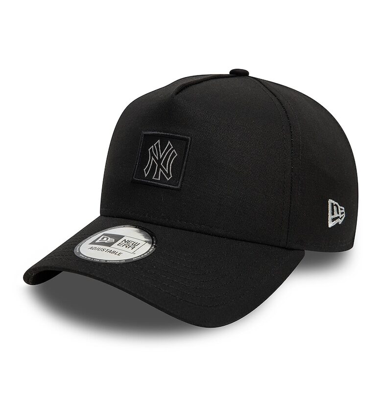 Шапка с бродирано лого New Era