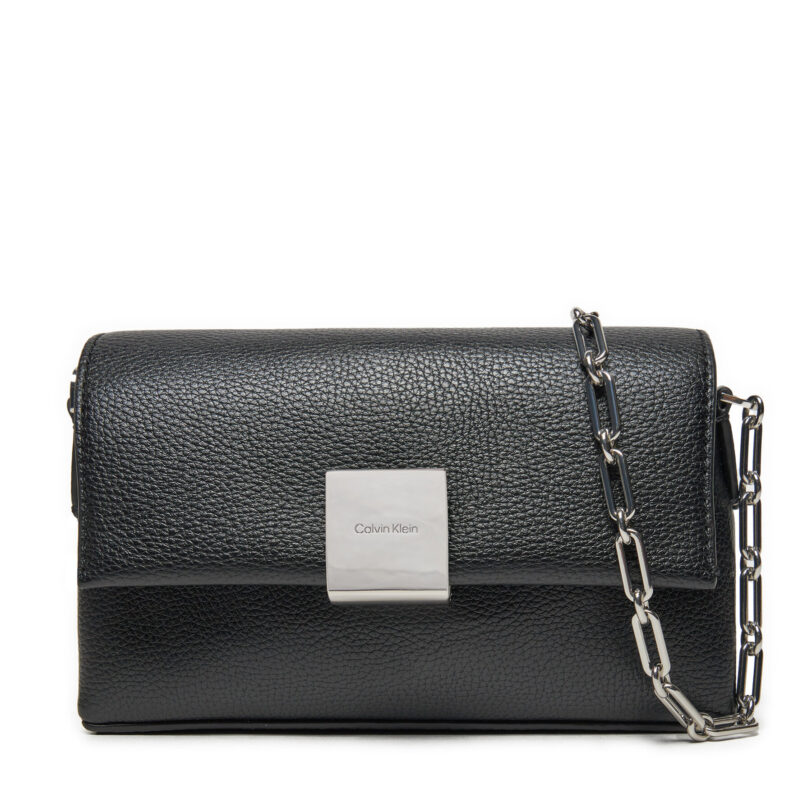 Дамска чанта Calvin Klein Ck Plaque Sm Crossbody W/Chain K60K612785 Черен цвят на ниска цена