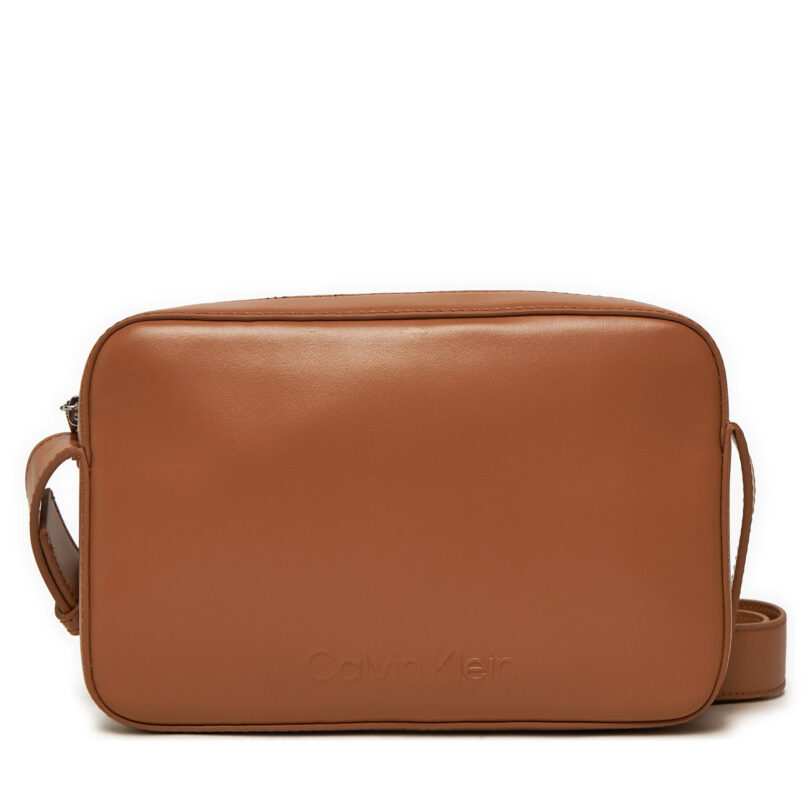 Дамска чанта Calvin Klein K60K612555 Кафяв цвят на ниска цена