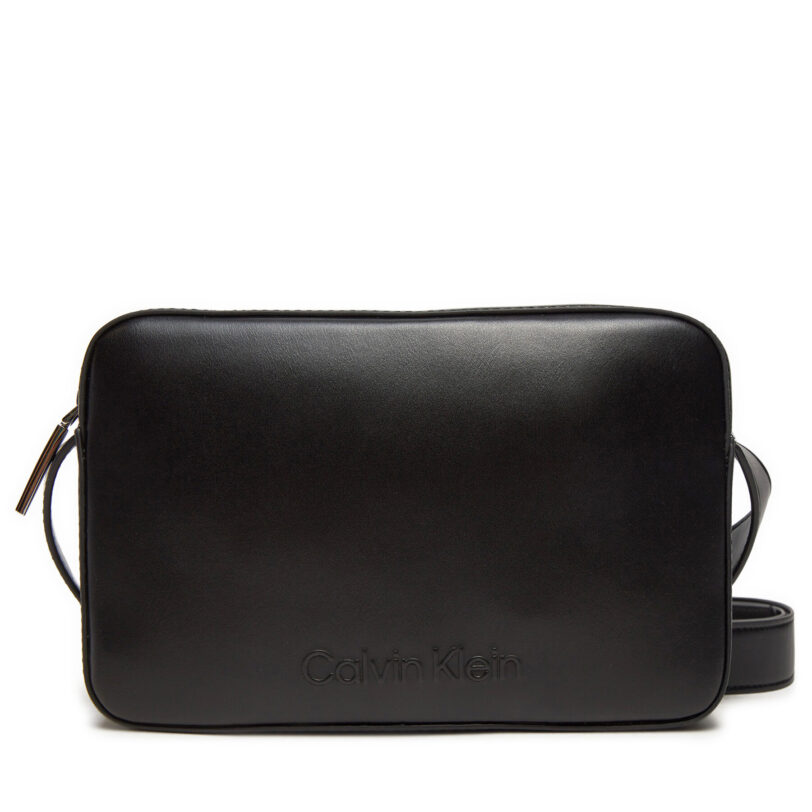 Дамска чанта Calvin Klein K60K612555 Черен цвят на ниска цена