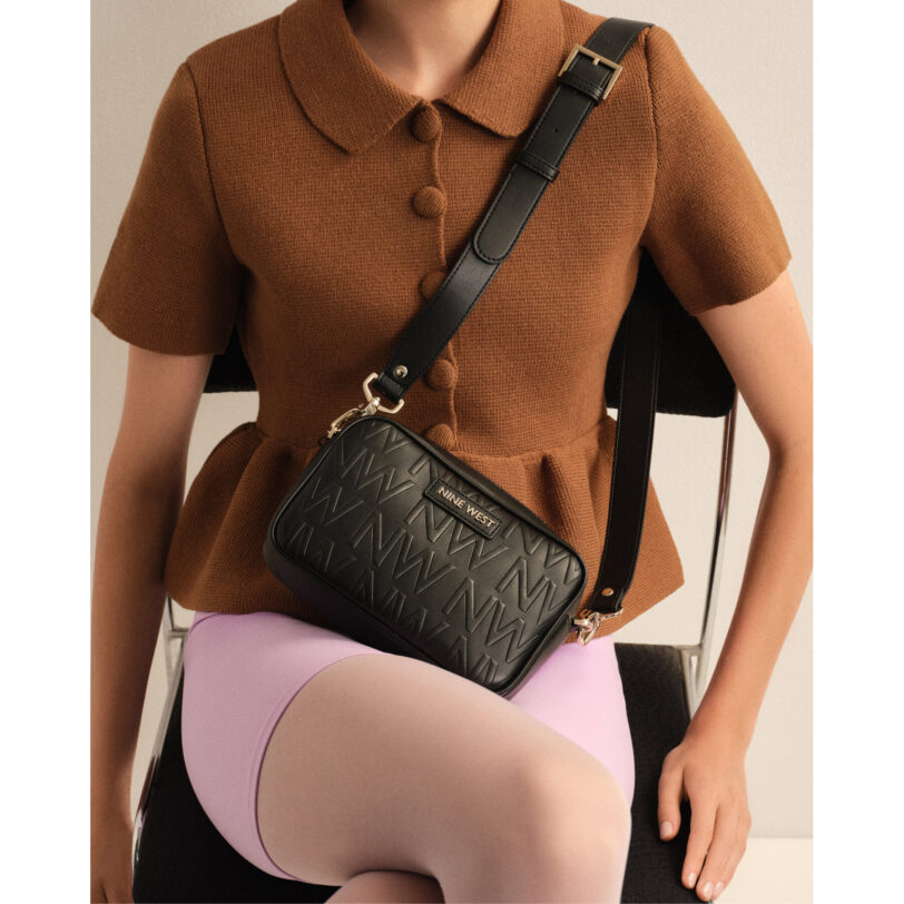 Дамска чанта Nine West LX10049 Черен цвят на ниска цена