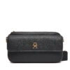 Дамска чанта Tommy Hilfiger DISTINCT CAMERA BAG AW0AW17455 Черен цвят на ниска цена