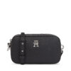 Дамска чанта Tommy Hilfiger Th Emblem Camera Bag AW0AW15179 Черен цвят на ниска цена