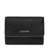 Дамски портфейл Calvin Klein Ck Must Small Trifold W/Zip LV04F1030G Черен цвят на ниска цена
