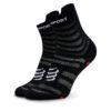 Дълги чорапи unisex Compressport Pro Racing Socks V4.0 Ultralight Run High XU00050B Черен цвят на ниска цена