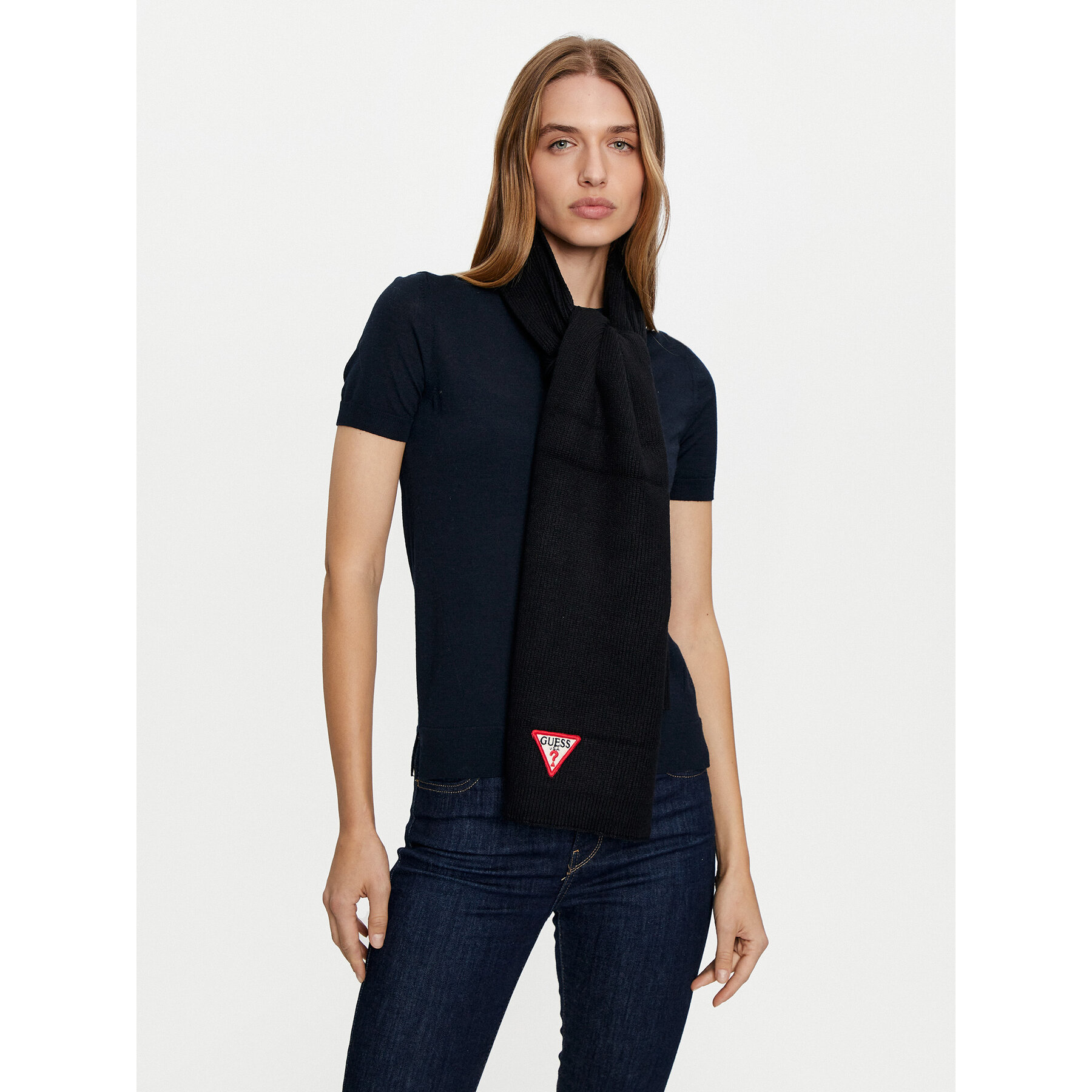 Зимен шал Guess AW5235 VIS03 Черен цвят на ниска цена