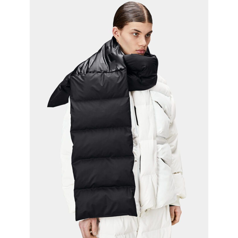 Зимен шал Rains Harbin Puffer Scarf W2T3 16300 Черен цвят на ниска цена