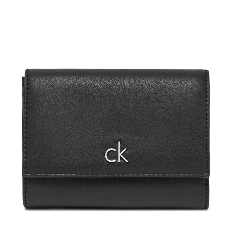 Малък дамски портфейл Calvin Klein Ck Re-Lock Medium Trifold LV04F1035G Черен цвят на ниска цена