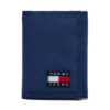 Малък мъжки портфейл Tommy Jeans Tjm Ess Daily Nylon Tri Wallet AM0AM13269 Тъмносин цвят на ниска цена