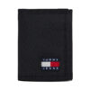 Малък мъжки портфейл Tommy Jeans Tjm Ess Daily Nylon Tri Wallet AM0AM13269 Черен цвят на ниска цена