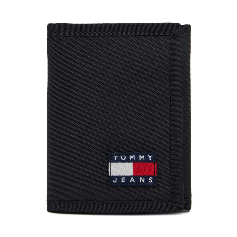 Малък мъжки портфейл Tommy Jeans Tjm Ess Daily Nylon Tri Wallet AM0AM13269 Черен цвят на ниска цена