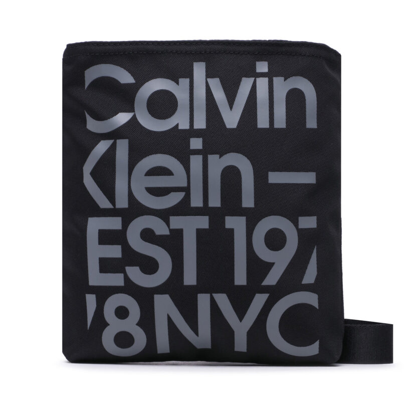Мъжка чантичка Calvin Klein Jeans Sport Essentials Flatpack18 Gr K50K510378 Черен цвят на ниска цена