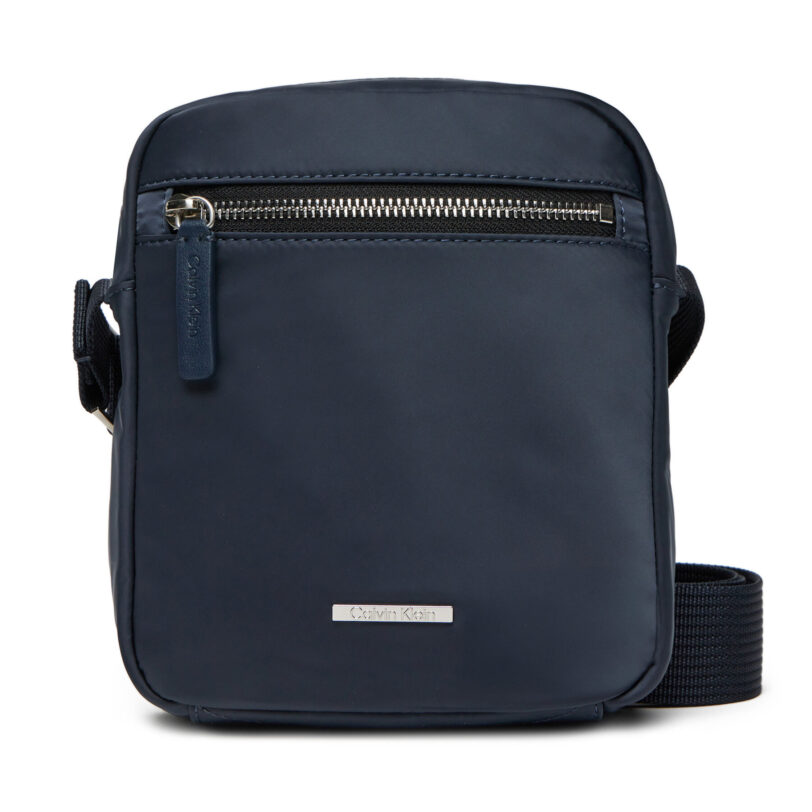 Мъжка чантичка Calvin Klein Sleek Nylon Reporter LV04D3176G Тъмносин цвят на ниска цена