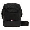 Мъжка чантичка Tommy Hilfiger Th Nylon Travel Mini Reporter AM0AM13472 Черен цвят на ниска цена