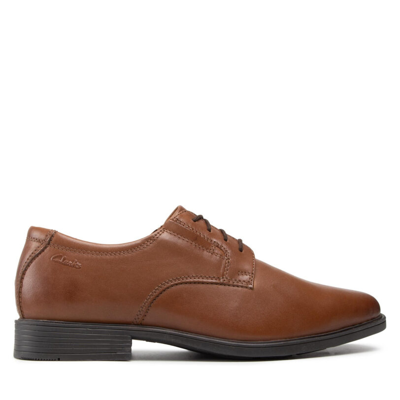 Обувки Clarks Tilden Plain 261300977 Кафяв цвят на ниска цена