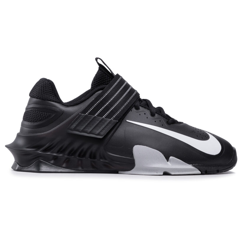 Обувки за фитнес зала Nike Savaleos CV5708 010 Черен цвят на ниска цена