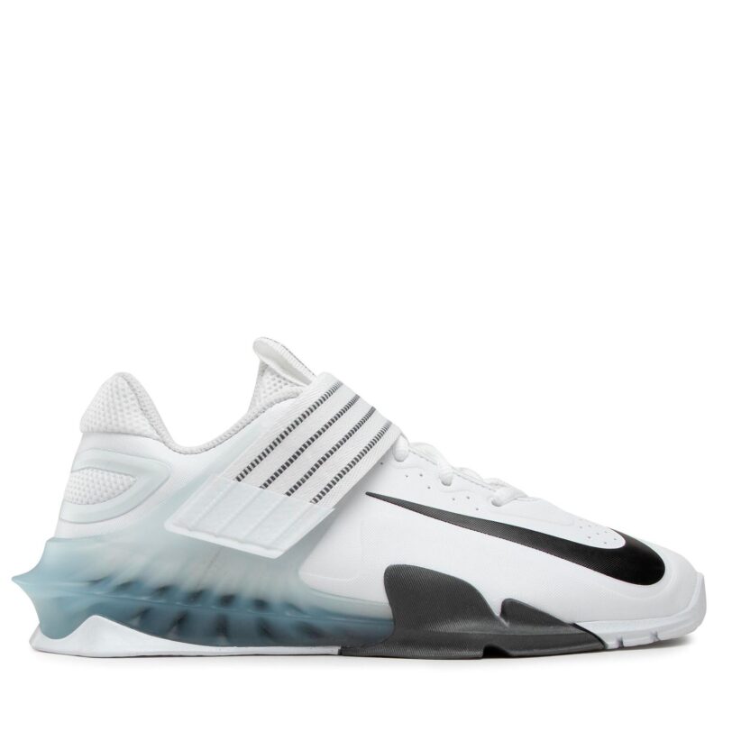 Обувки за фитнес зала Nike Savaleos CV5708 100 Бял цвят на ниска цена