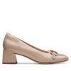 Обувки на ток Clarks Nyta45 Court 26181319 Бежов цвят на ниска цена