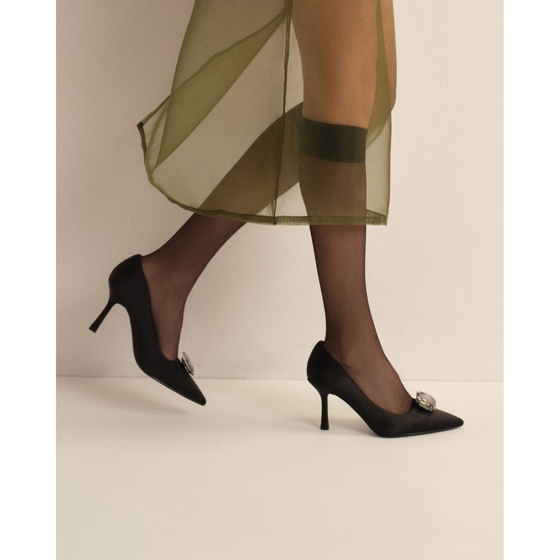 Обувки на ток DeeZee R24SS04000A Черен цвят на ниска цена