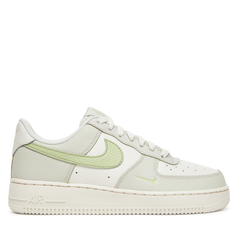 Сникърси Nike Air Force 1 `07 IB3881 Бял цвят на ниска цена
